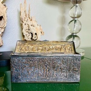 Box- Antique silver with hinged lid